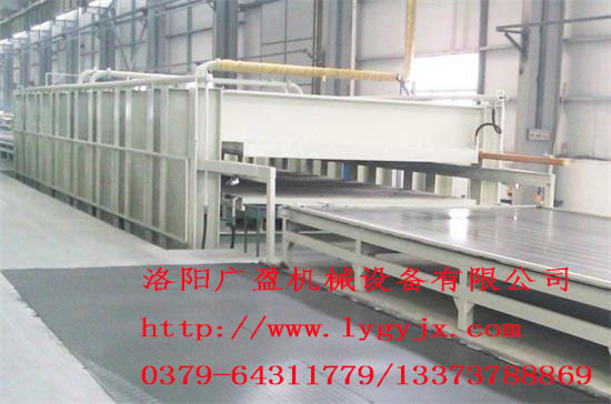 1576634351412447.jpg 冷藏車廂板熱壓機加水印.jpg